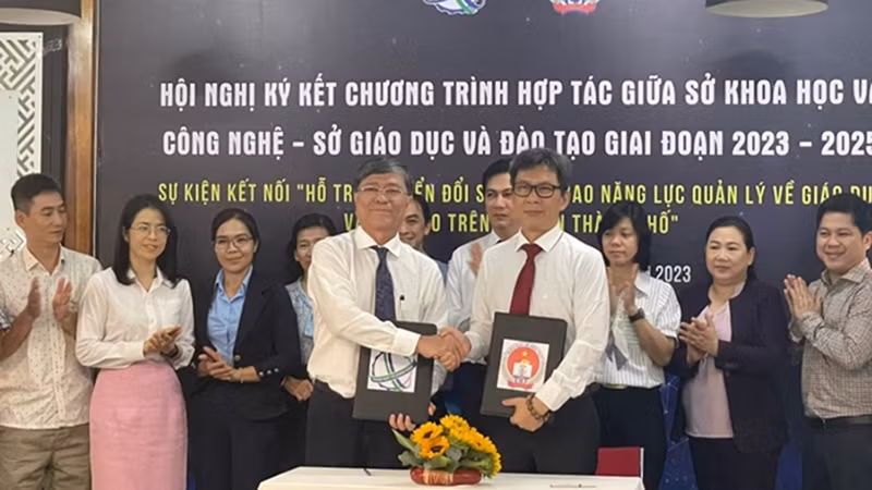 Ký kết chương trình hợp tác giai đoạn 2023-2025 giữa Sở Khoa học và Công nghệ với Sở Giáo dục và Đào tạo Thành phố Hồ Chí Minh.