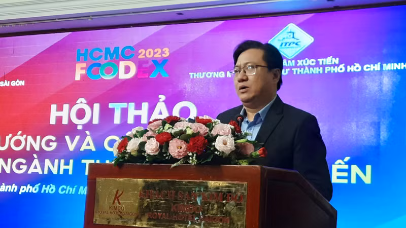 Ông Nguyễn Tuấn, Phó Giám đốc Trung tâm Xúc tiến thương mại và đầu tư Thành phố Hồ Chí Minh phát biểu tại hội thảo.