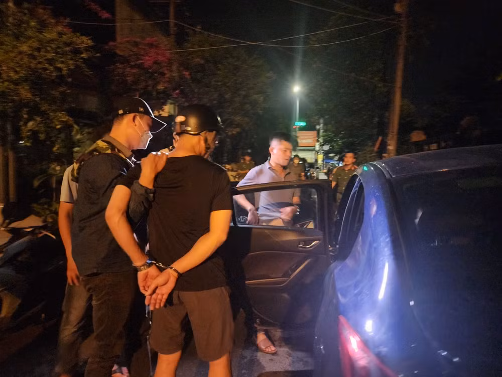 Đối tượng Lê Phú Cao bị bắt giữ sau 35 giờ gây án. (Ảnh: Công an cung cấp)