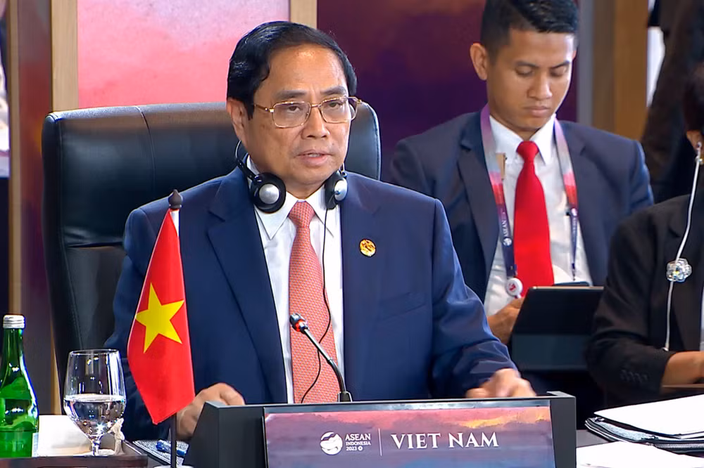 Thủ tướng Phạm Minh Chính cùng lãnh đạo các nước ASEAN đối thoại với đại diện Hội đồng liên Nghị viện ASEAN (AIPA).