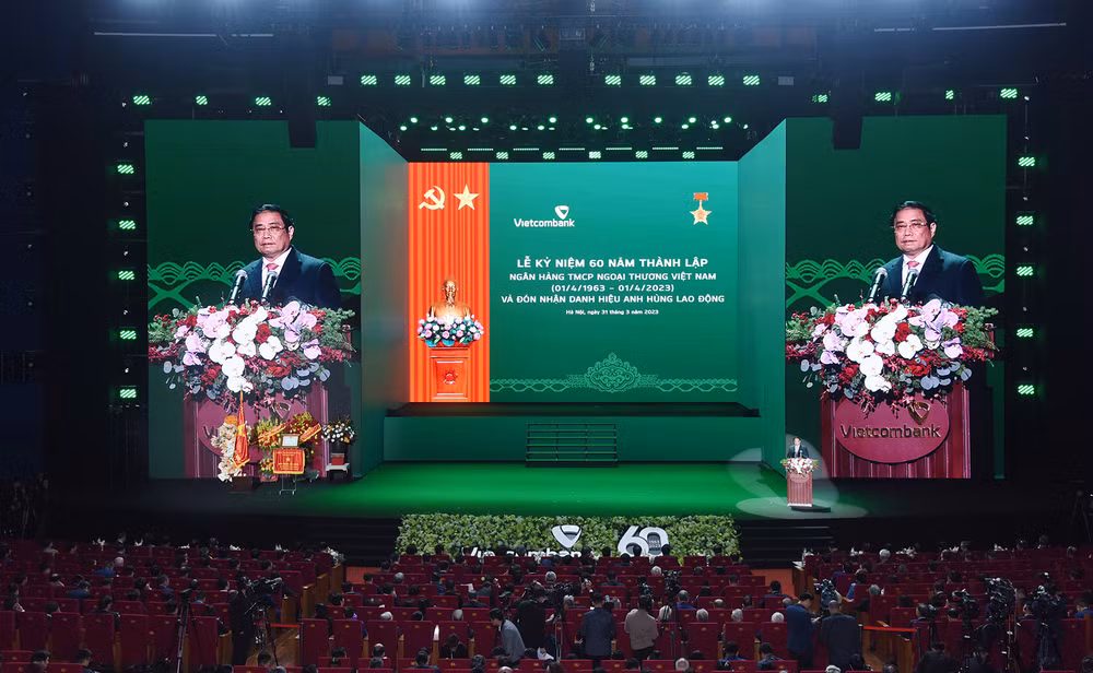 Phát biểu tại buổi lễ, Thủ tướng Phạm Minh Chính ghi nhận, đánh giá cao và biểu dương sự nỗ lực, quyết tâm cao và những thành tích xuất sắc mà ngân hàng đã đạt được trong suốt thời gian qua. Thủ tướng Phạm Minh Chính đề nghị Ngân hàng Nhà nước và toàn ngành ngân hàng tập trung thực hiện 6 nhiệm vụ trọng tâm trong bối cảnh hiện nay.