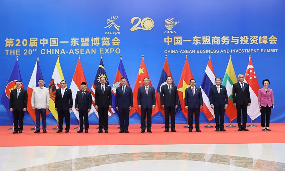 Thủ tướng Phạm Minh Chính và các Trưởng đoàn tham dự khai mạc CAEXPO và CABIS lần thứ 20.