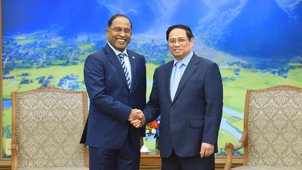 Thủ tướng Phạm Minh Chính tiếp Bộ trưởng Ngoại giao Malaysia, Thượng Nghị sĩ Zambry Abdul Kadir. (Ảnh: TRẦN HẢI)