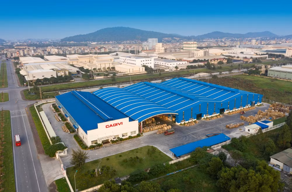 Bên ngoài nhà máy CADIVI miền bắc.