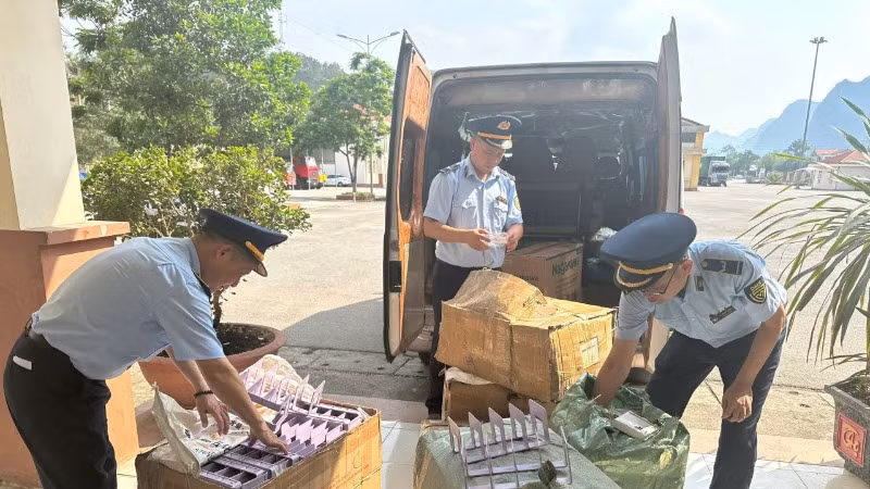 Cao điểm truy quét buôn lậu, hàng giả và xâm phạm sở hữu trí tuệ trên phạm vi toàn quốc.