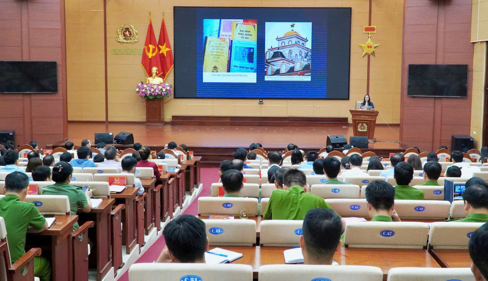 Quang cảnh Hội nghị.