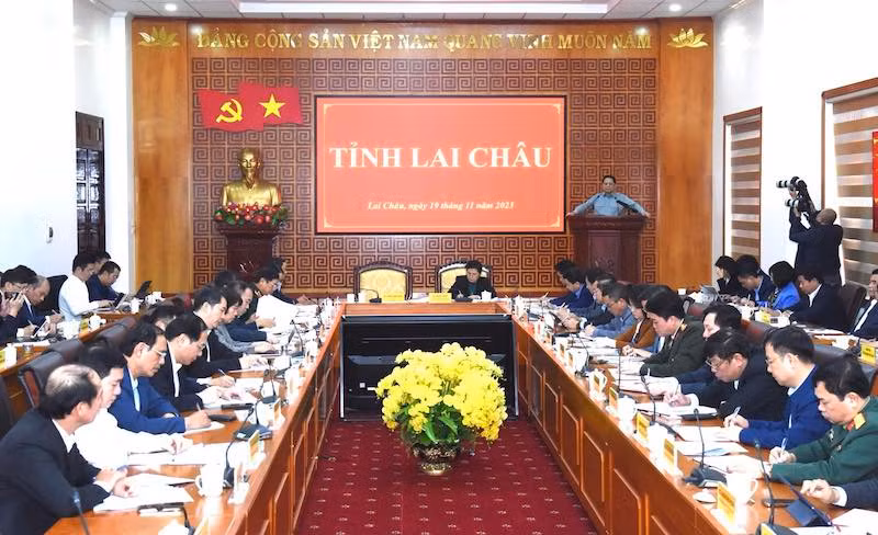 Quang cảnh buổi làm việc của Thủ tướng Phạm Minh Chính với Ban Thường vụ Tỉnh uỷ Lai Châu.