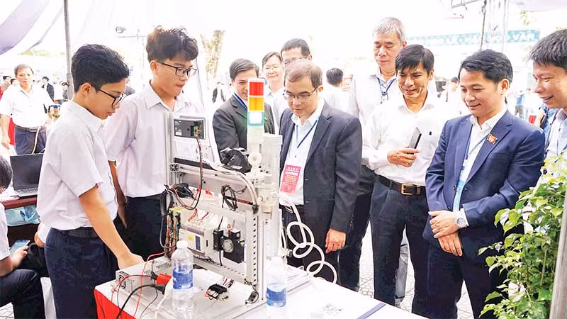 Nhiều hoạt động sôi nổi của học sinh, sinh viên Đà Nẵng tại Hội nghị nghiên cứu khoa học và Triển lãm Công nghệ (BKDN Techshow) Trường đại học Bách khoa, Đại học Đà Nẵng năm 2025.