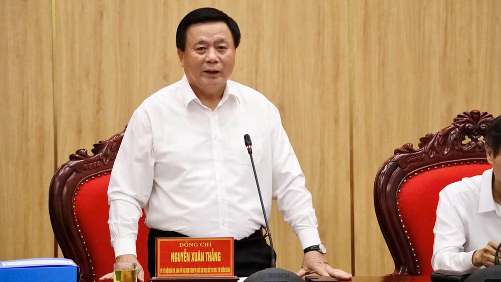 Đồng chí Nguyễn Xuân Thắng, Ủy viên Bộ Chính trị, Giám đốc Học viện Chính trị quốc gia Hồ Chí Minh, Chủ tịch Hội đồng Lý luận Trung ương phát biểu tại buổi làm việc.