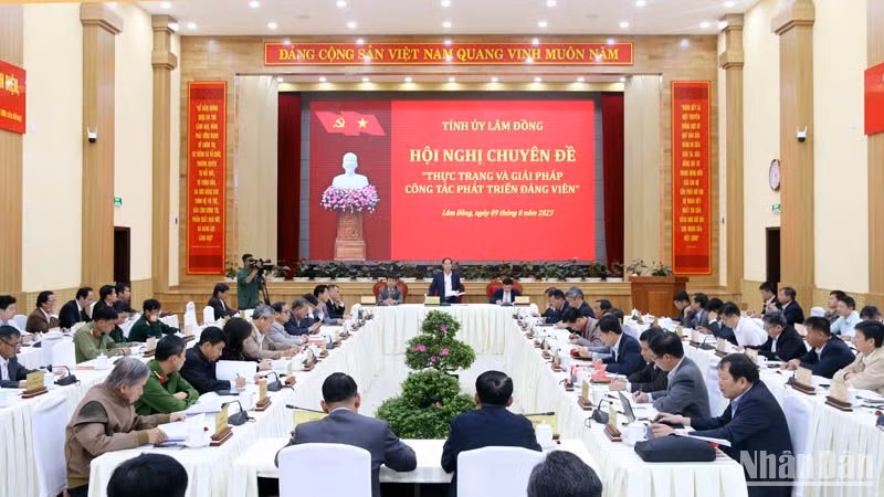 Quang cảnh hội nghị.