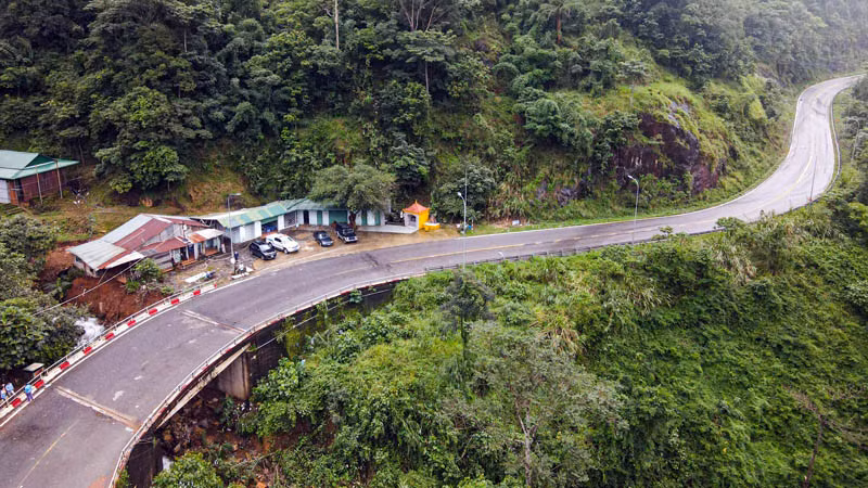 Mặt đường tuyến đèo Bảo Lộc đã được làm sạch để bảo đảm an toàn giao thông.
