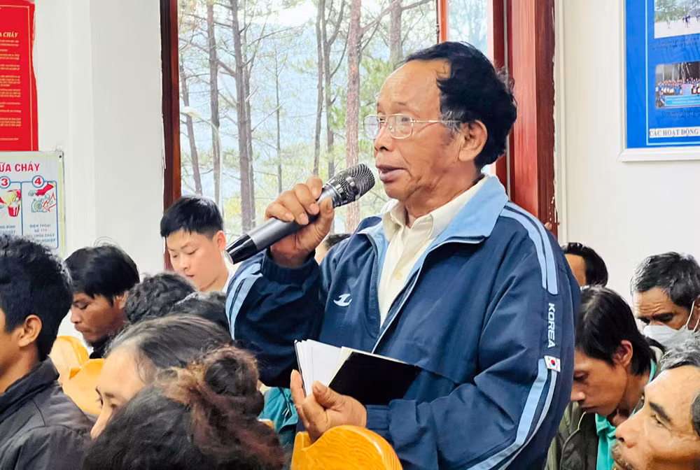 Cử tri nêu những vấn đề còn bất cập trong công tác quản lý, bảo vệ phát triển rừng.