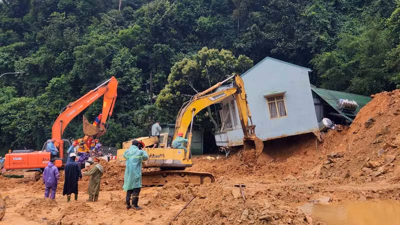 Hiện trường vụ sạt lở ghi nhận sáng 31/7.