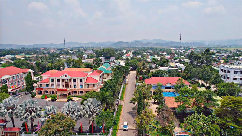 Theo kế hoạch, nhập 3 huyện Đạ Huoai, Đạ Tẻh và Cát Tiên thành 1 huyện. (Trong ảnh: Trung tâm huyện Đạ Tẻh)