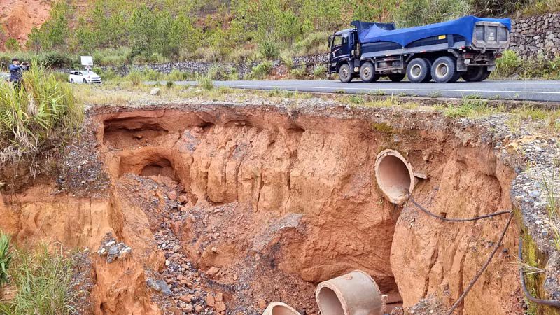 Vị trí sạt lở trên địa bàn thôn Tu Poh, xã Đạ Chais, huyện Lạc Dương.