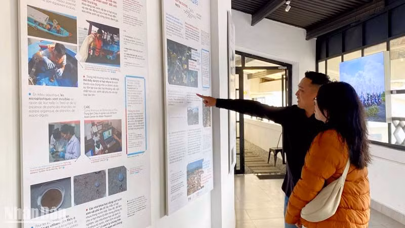 Không gian triển lãm "Nhựa: ô nhiễm và giải pháp" tại Phố Bên Đồi, thành phố Đà Lạt.