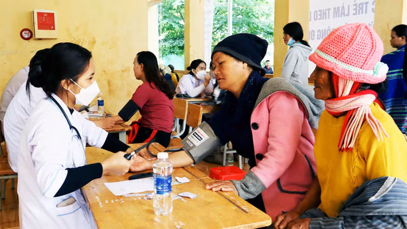 Công đoàn cơ sở tại Lâm Đồng phối hợp tổ chức chương trình tình nguyện vì sức khỏe cộng đồng tại huyện Lâm Hà, Lâm Đồng.