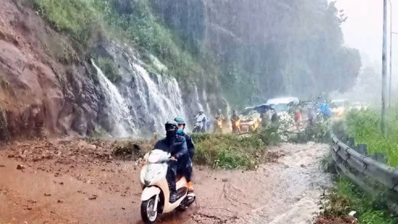 Điểm sạt lở nghiêm trọng trên đèo Bảo Lộc, tỉnh Lâm Đồng.
