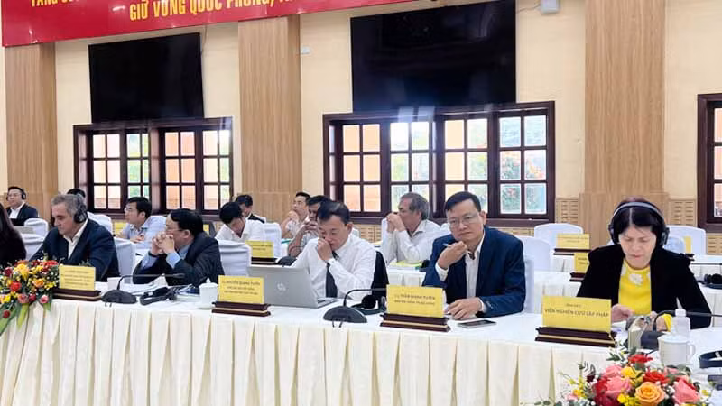 Đại biểu tham dự hội thảo.