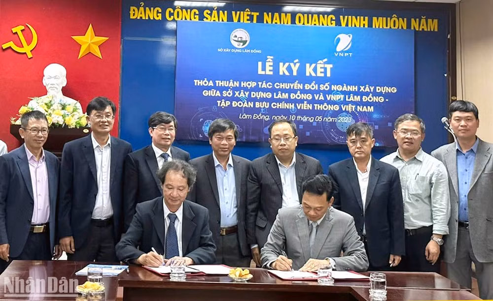 Quang cảnh lễ ký kết thỏa thuận hợp tác.