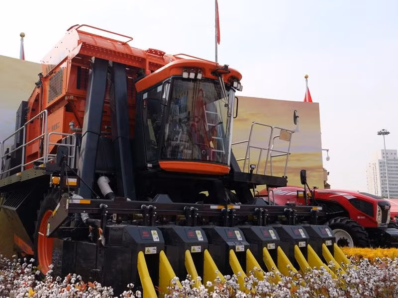 Nhiều máy móc hiện đại được trưng bày tại triển lãm. (Ảnh: VI SA)