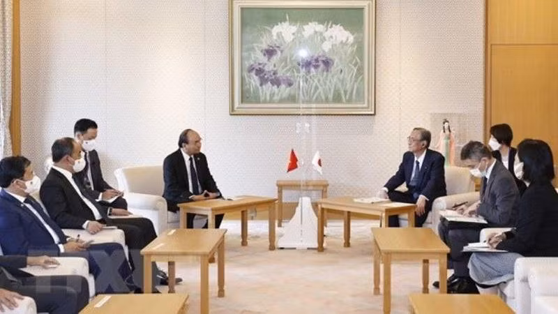 Chủ tịch nước Nguyễn Xuân Phúc hội kiến Chủ tịch Hạ viện Nhật Bản Hosoda Hiroyuki. (Ảnh: TTXVN)