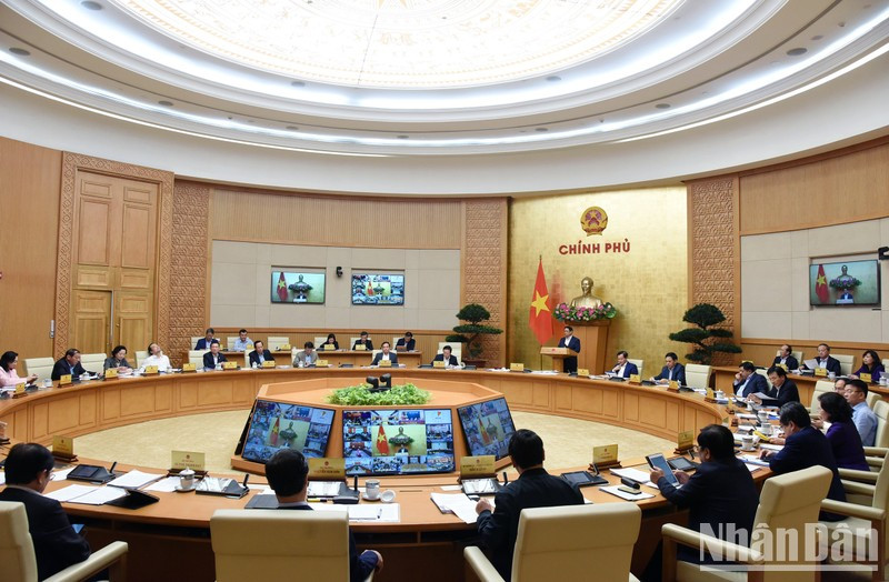 Thủ tướng chủ trì Hội nghị trực tuyến Chính phủ với địa phương về tình hình kinh tế-xã hội, ngày 3/4. (Ảnh: TRẦN HẢI)