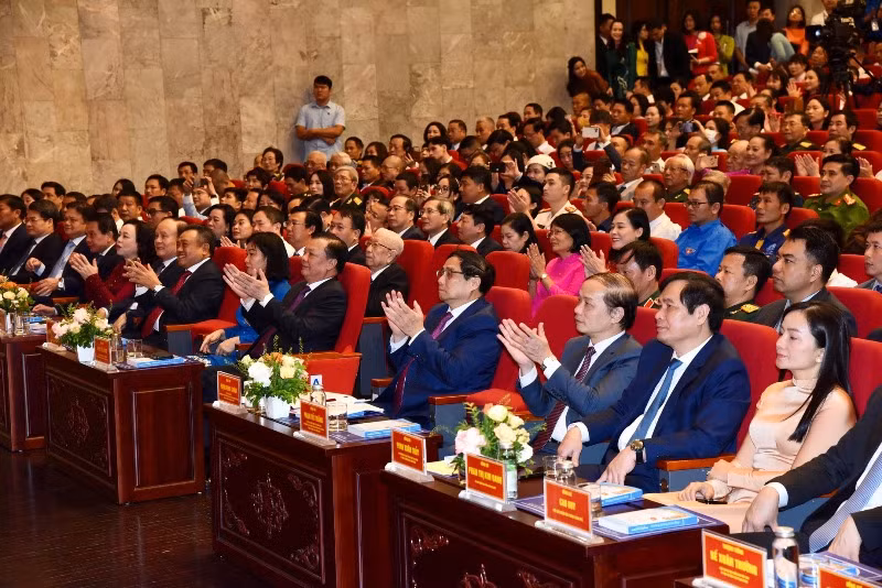 Thủ tướng Phạm Minh Chính và các đại biểu tham dự hội nghị.