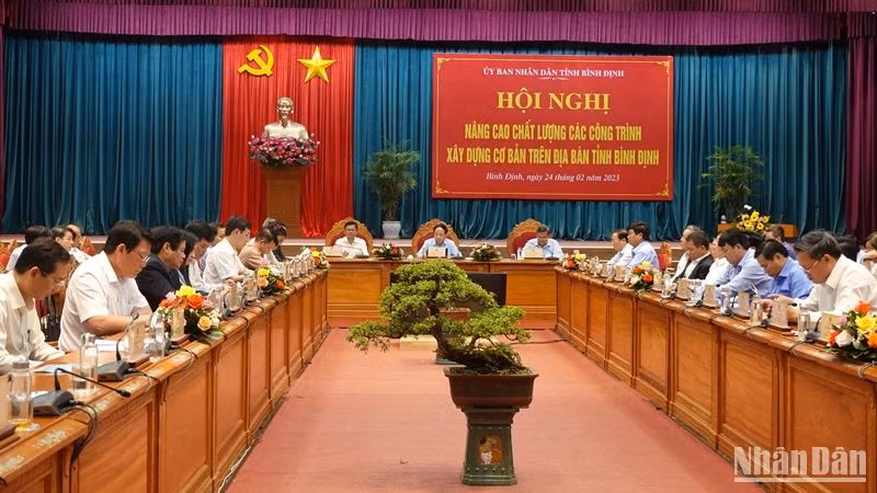 Quang cảnh hội nghị tìm giải pháp nâng cao chất lượng các công trình xây dựng cơ bản trên địa bàn tỉnh Bình Định.