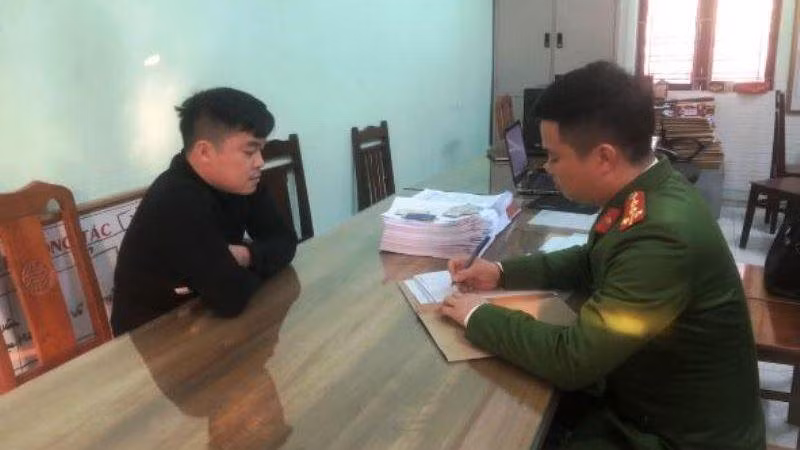 Công an tỉnh Hưng Yên bắt đối tượng trong đường dây cá độ bóng đá và cho vay nặng lãi ở tỉnh Hưng Yên.