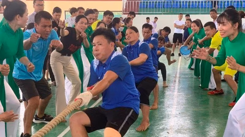 Phần thi kéo co tranh giải vô địch.