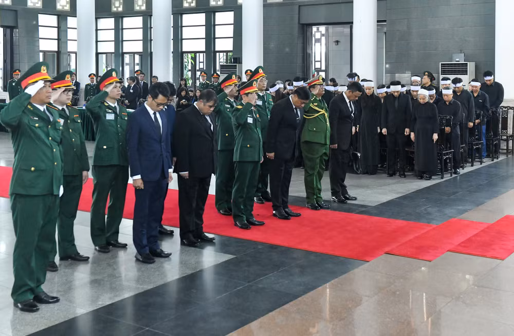 Đoàn Myanmar viếng Tổng Bí thư Nguyễn Phú Trọng.