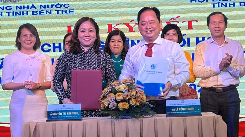 Ngân hàng Nhà nước Chi nhánh tỉnh Bến Tre và Hội Liên hiệp Phụ nữ tỉnh Bến Tre ký kết Chương trình phối hợp. 