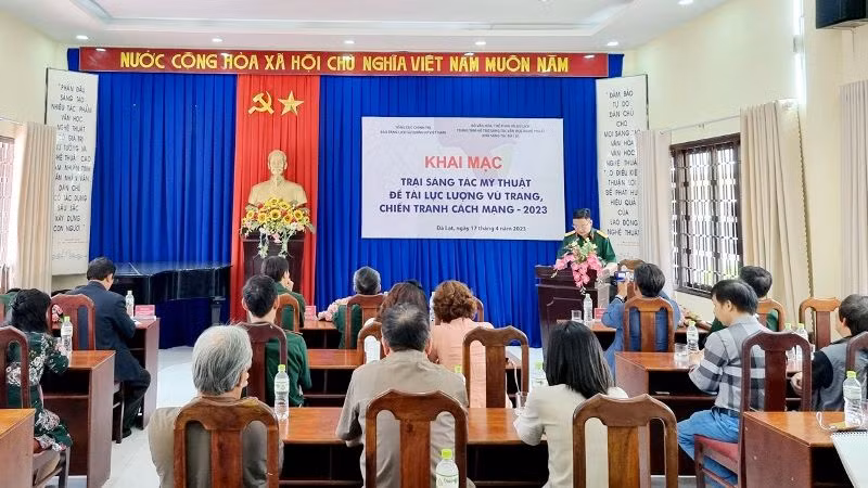 Quang cảnh khai mạc trại sáng tác.