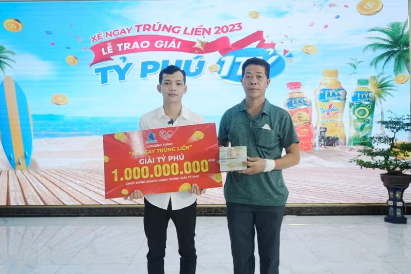 Anh Nguyễn Hoàng Em trúng giải 1 tỷ đồng năm 2023 sau khi uống nước tăng lực Number 1.