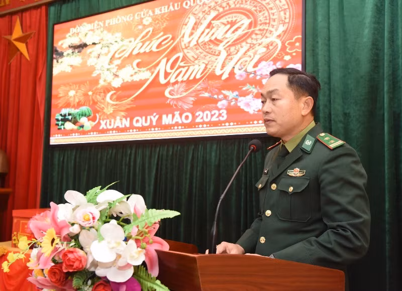 [Ảnh] Thủ tướng Phạm Minh Chính thăm, động viên và chúc Tết cán bộ, chiến sĩ Đồn Biên phòng Tà Lùng ảnh 5