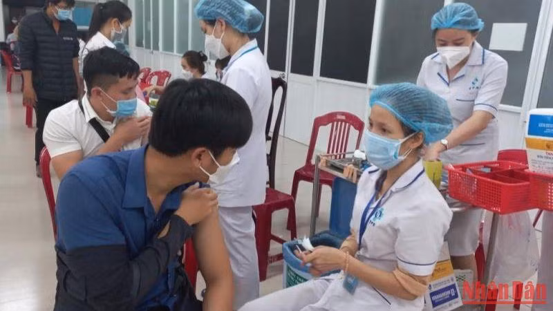 Nhân lực y tế Quảng Ngãi hiện vẫn thiếu cả về số lượng và chất lượng.