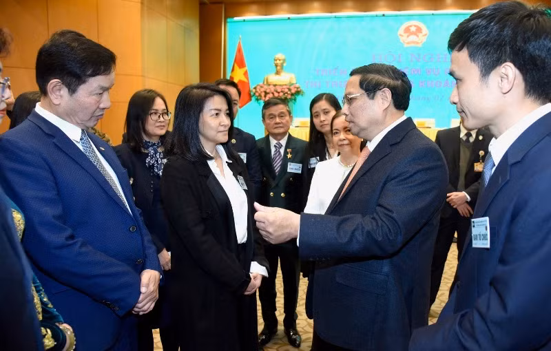 Thủ tướng Phạm Minh Chính với các đại biểu tham dự hội nghị.