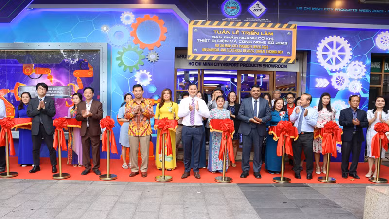 Nghi thức khai mạc Tuần lễ triển lãm.