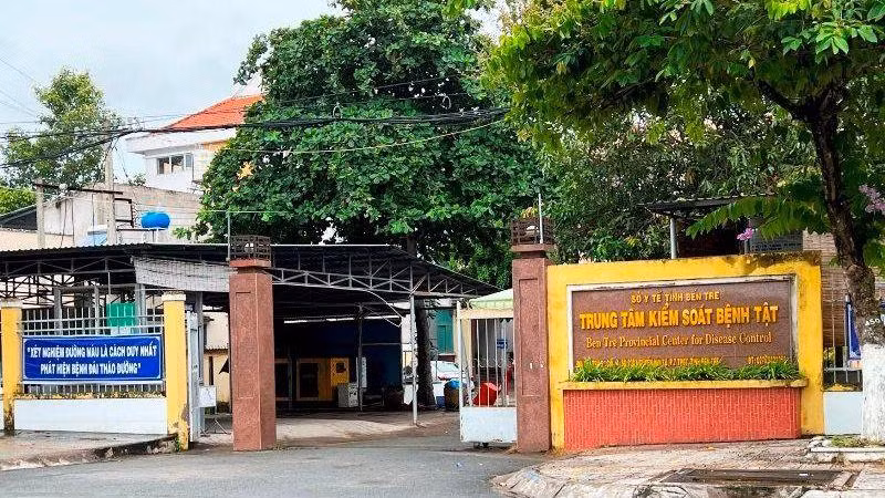 Kỷ luật cán bộ tại Trung tâm Kiểm soát bệnh tật tỉnh Bến Tre vi phạm trong mua sắm thiết bị y tế.
