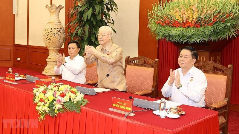 Tổng Bí thư Nguyễn Phú Trọng và các đồng chí lãnh đạo Đảng, Nhà nước tại buổi gặp mặt. (Ảnh: Trí Dũng/TTXVN)