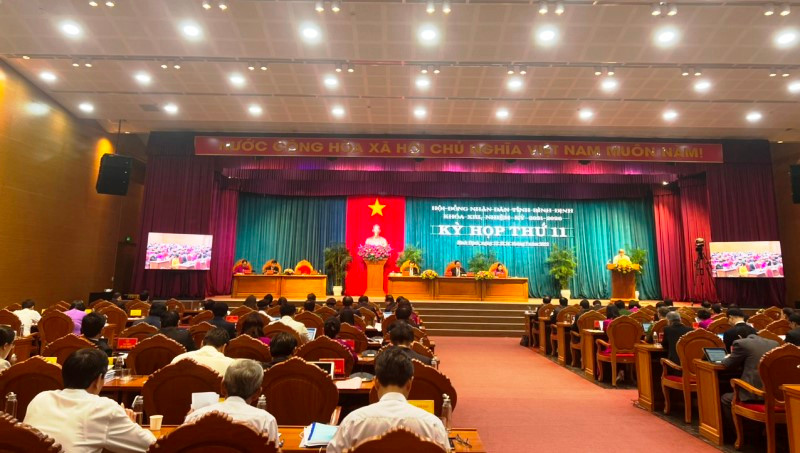 Quang cảnh Kỳ họp thứ 11, HĐND tỉnh khóa 13, nhiệm kỳ 2021-2026.
