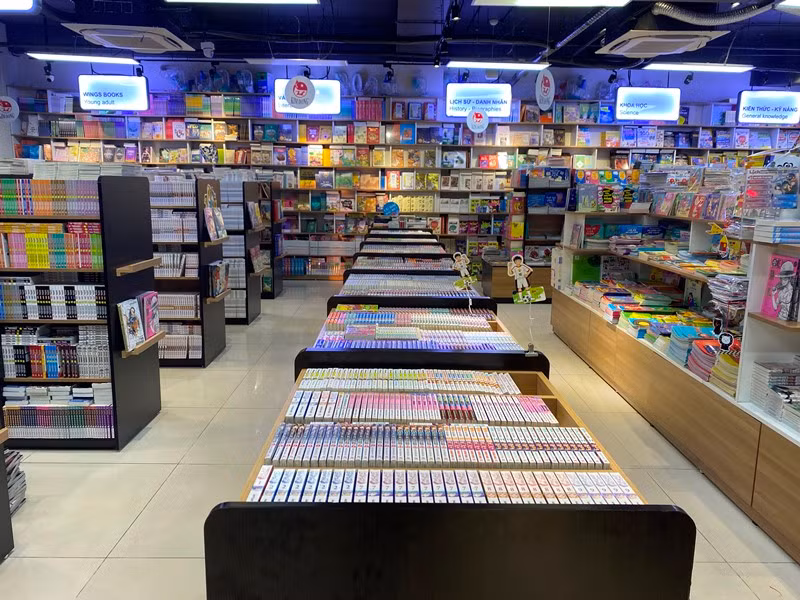 Một góc nhà sách của Nhà xuất bản Kim Đồng, đường Quang Trung, Hà Nội.