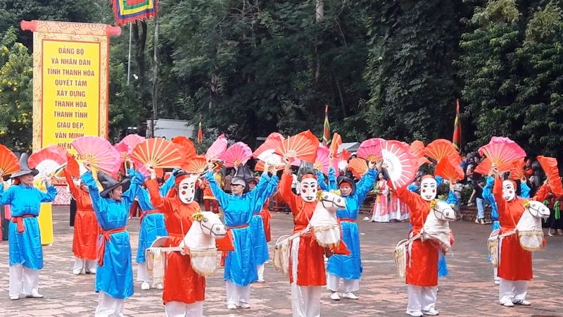 Công diễn trò Xuân Phả tại lễ hội Lam Kinh năm 2022.