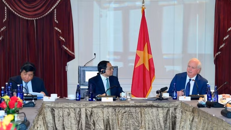 Thủ tướng Phạm Minh Chính tọa đàm chính sách với các Giáo sư, chuyên gia, học giả thuộc một số trường đại học nổi tiếng của Hoa Kỳ. 