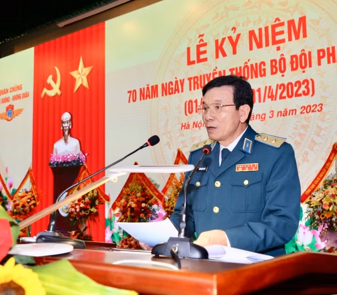 Trung tướng Trần Ngọc Quyến đọc diễn văn tại Lễ kỷ niệm.