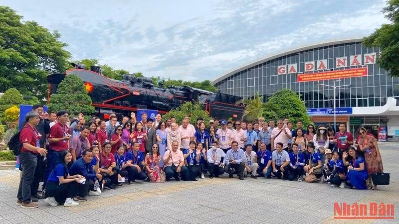 Đoàn khách MICE quốc tế dự Hội nghị Tổng Giám đốc Đường sắt ASEAN lần thứ 42 tại Đà Nẵng trong 2 ngày 21-27/8.