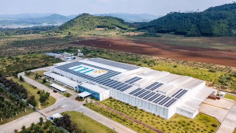 Pin mặt trời tại Nhà máy Núi Tiên của Tập đoàn TH.