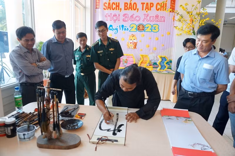 Nhiều hoạt động văn hóa, văn nghệ diễn ra trong Hội báo Xuân 2023.