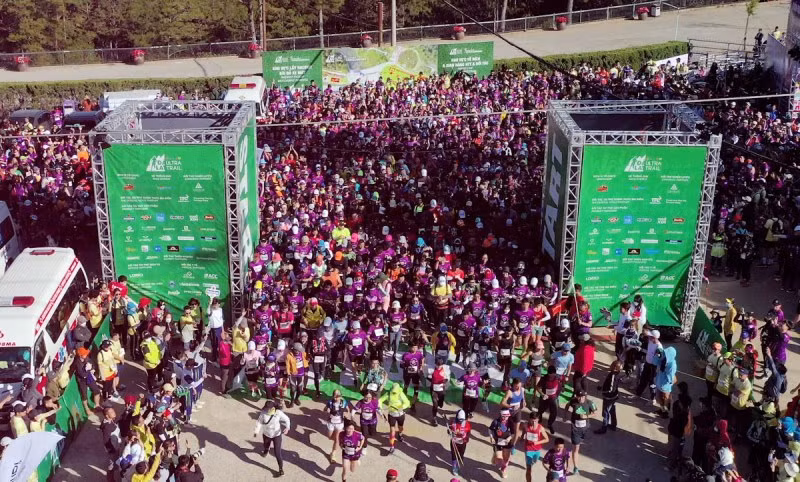 Các vận động viên xuất phát thi đấu nội dung 15km, sáng 5/3.